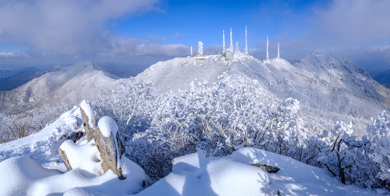팔공산 능선에 쌓인 설경의 아름다움을 노래한 공령적설의 정취~ 