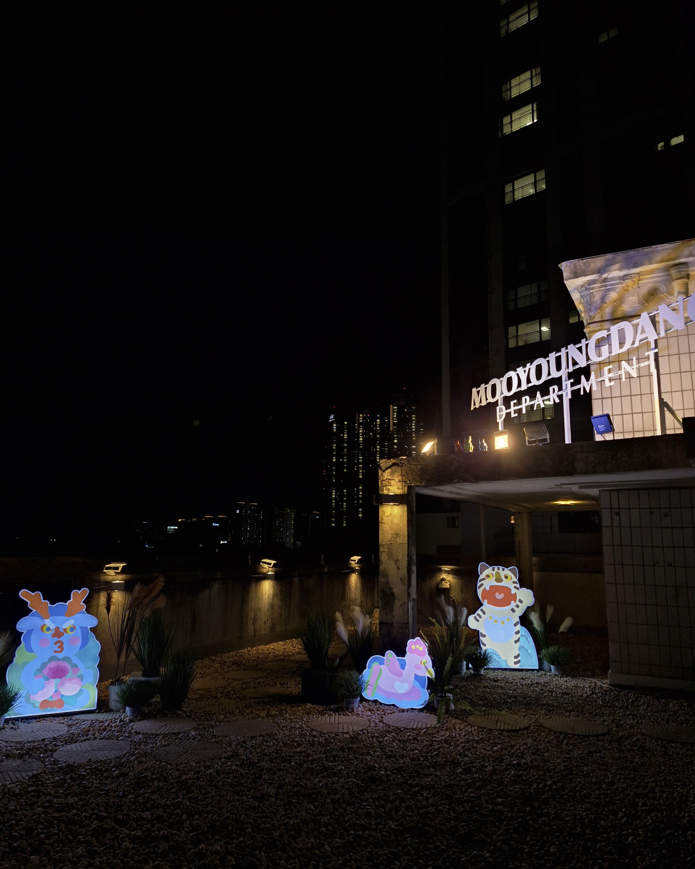 이상한 나라의 민화이야기_동화 / LED channel box, Light diffusion PC, Sheet output / Installation / 2025
