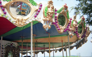 BUSTOP l 과거를 보면 지금의 내가 보인다.